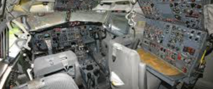 Boeing 727 Cockpit